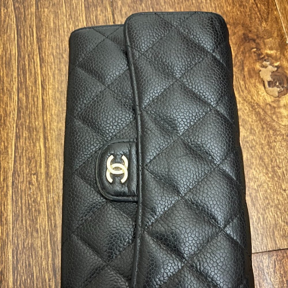 Authentic CHANEL Black QUILTED CAVIAR Leather Wallet
